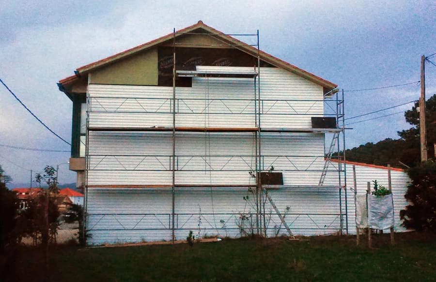 Fachadas rehabilitación en Ames
