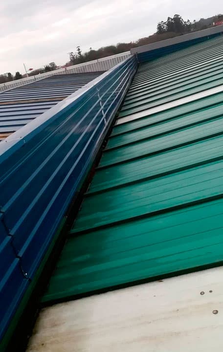Trabajos de reparación y mantenimiento de cubiertas y tejados